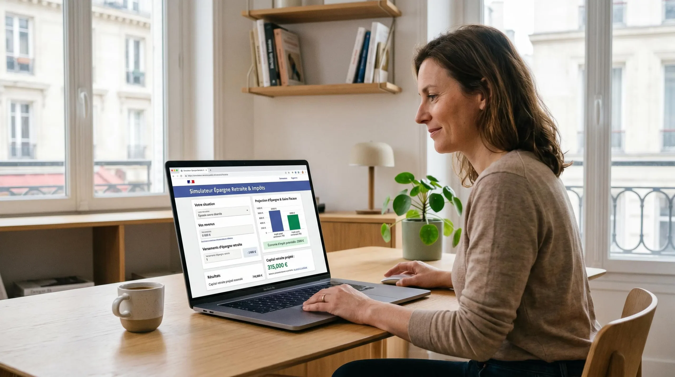 Écran d'ordinateur montrant un simulateur d'économie d'impôt pour épargne retraite avec montants en euros